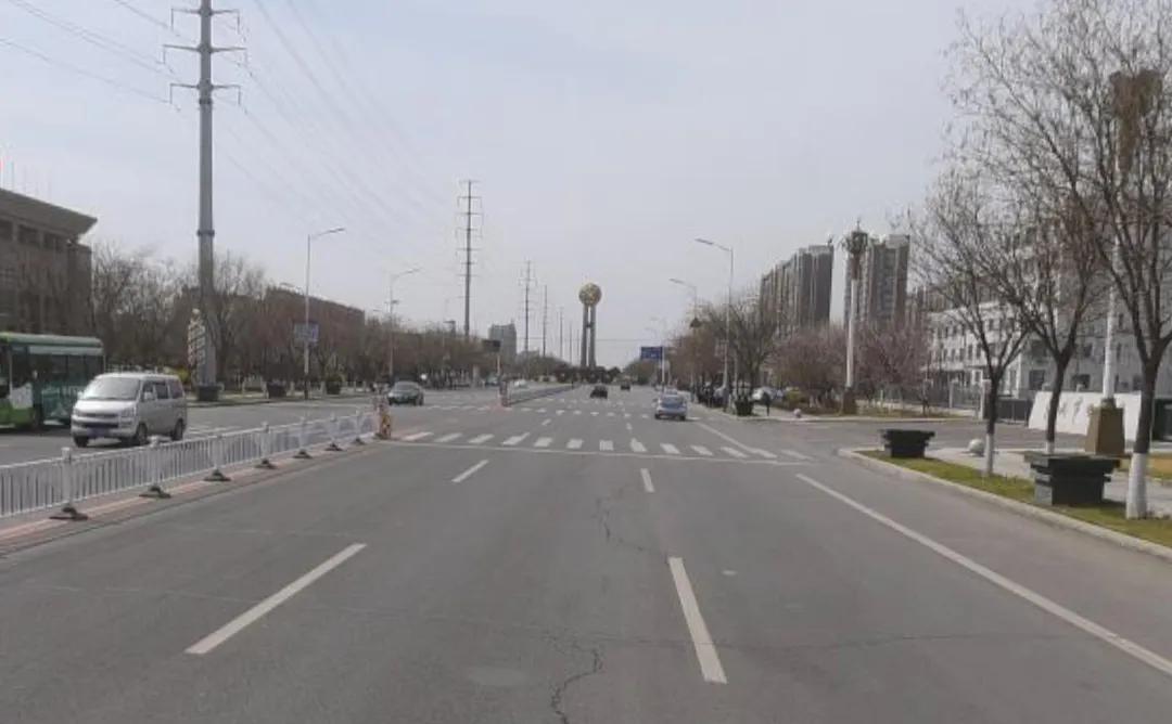 海城市是辽宁省中南部的一座城市，是辽宁省鞍山市代管之下的一座县级市。所谓海城，是