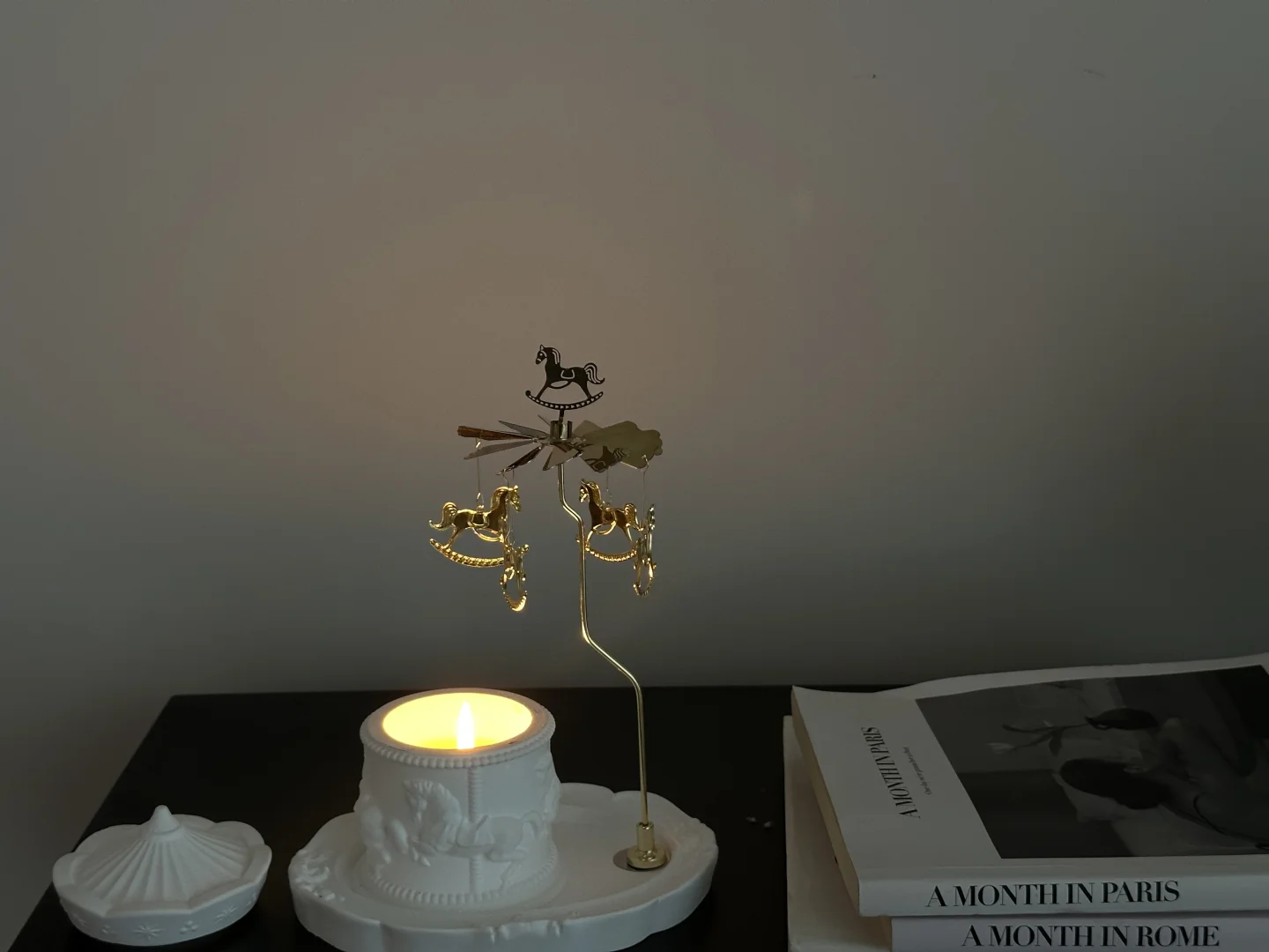 卧室的氛围感小角落💡