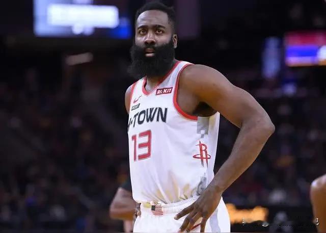 哈登要离开快船了！
哈登跟自己的团队向快船提出了离队的想法，快船表示震惊，但最终