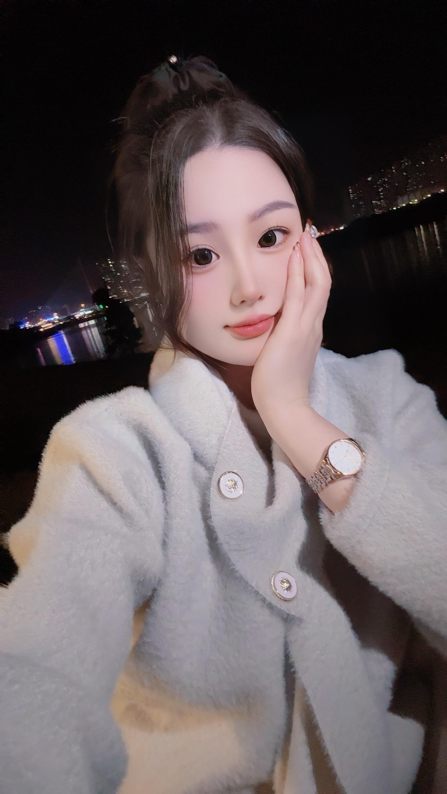 我喜欢给我昂贵东西的人  比如 时间 尊重 支持 信任 真诚.