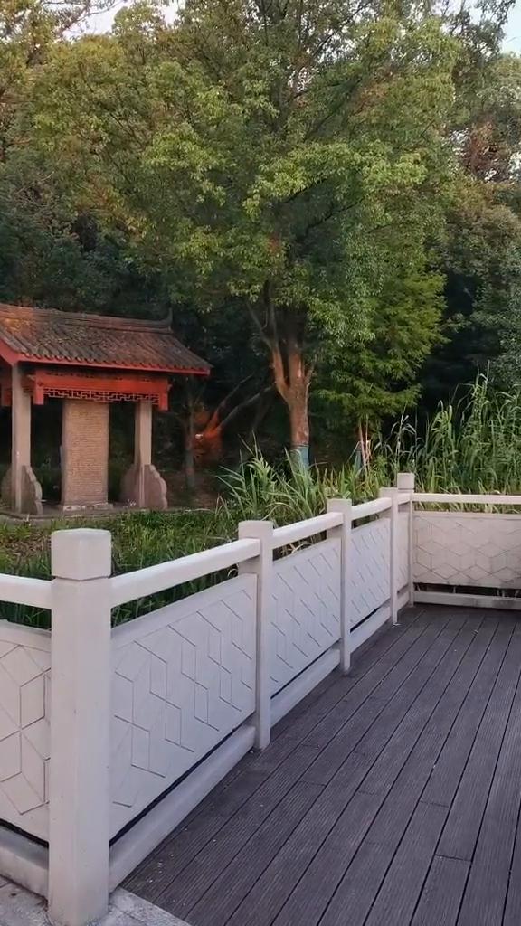 嗯。