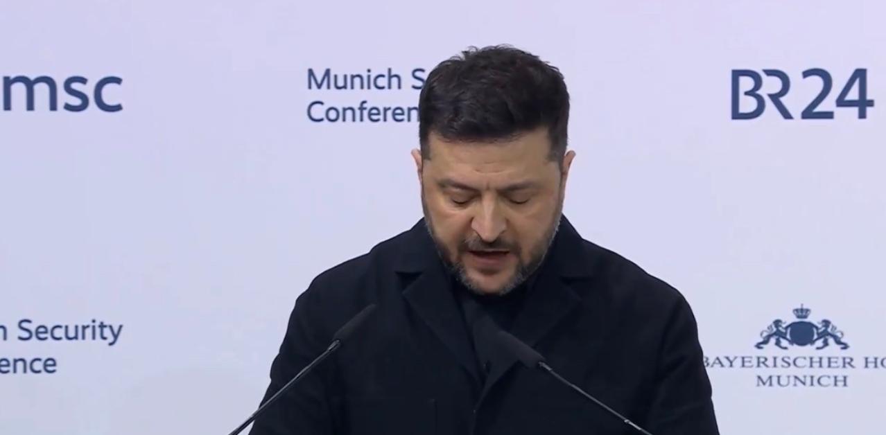 2026 年慕尼黑安全论坛上，乌克兰总统泽连斯基公开发表演讲，张嘴就说俄罗斯仍然