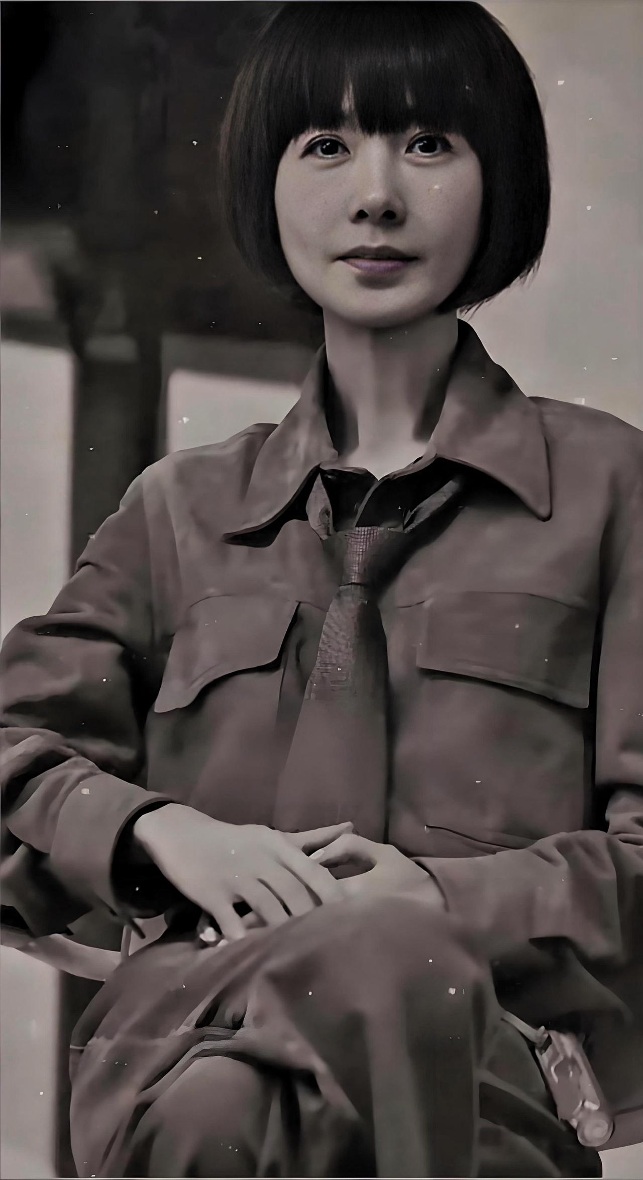 二十多岁的鲁豫既青春又美丽，而且是相当的有才华，英文专业才是她的拿手戏。当年进入