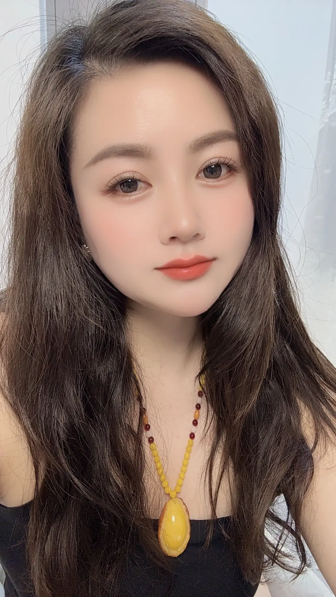 总有一段路，只能一个人走，总有许多事，需要你一个人扛。。。。。。