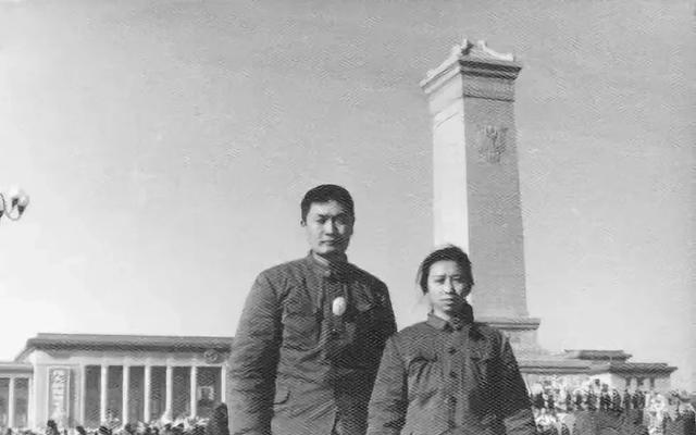 2018年2月28日，陈毅之子陈小鲁在海南参加活动后返家，突发心肌梗塞，抢救无效