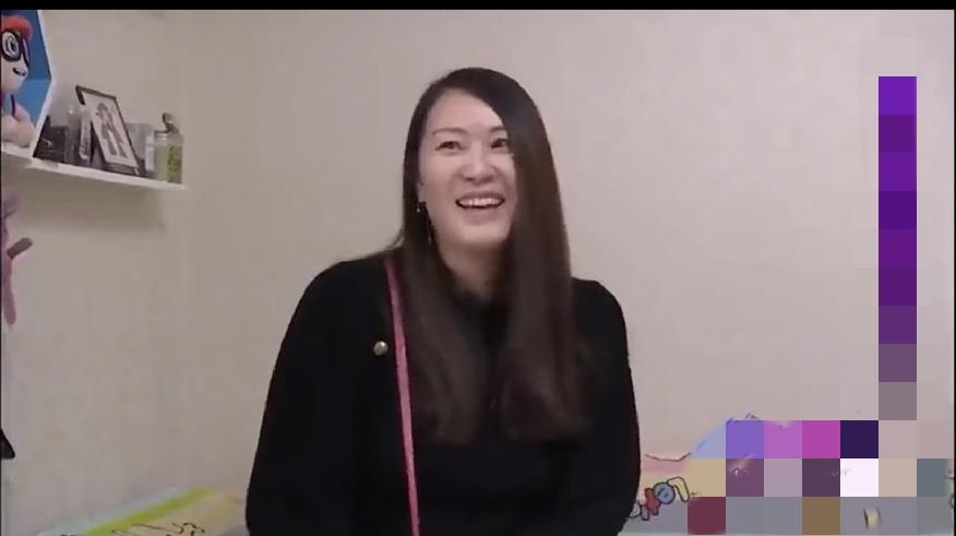 女人47和男57岁相亲，这俩人唠的，相当有眼缘了，男人非常实在，说自己呢，现在在