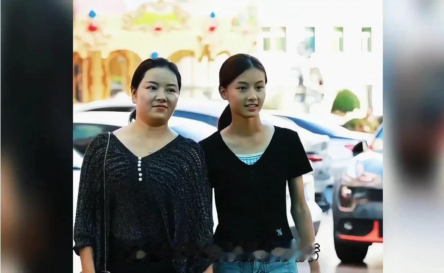 于正谈签约七七后续，吐槽其妈急着变现，现已不联系！