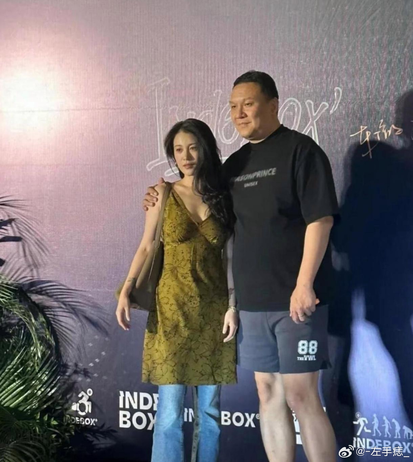 事实证明，头发放下来更好看 