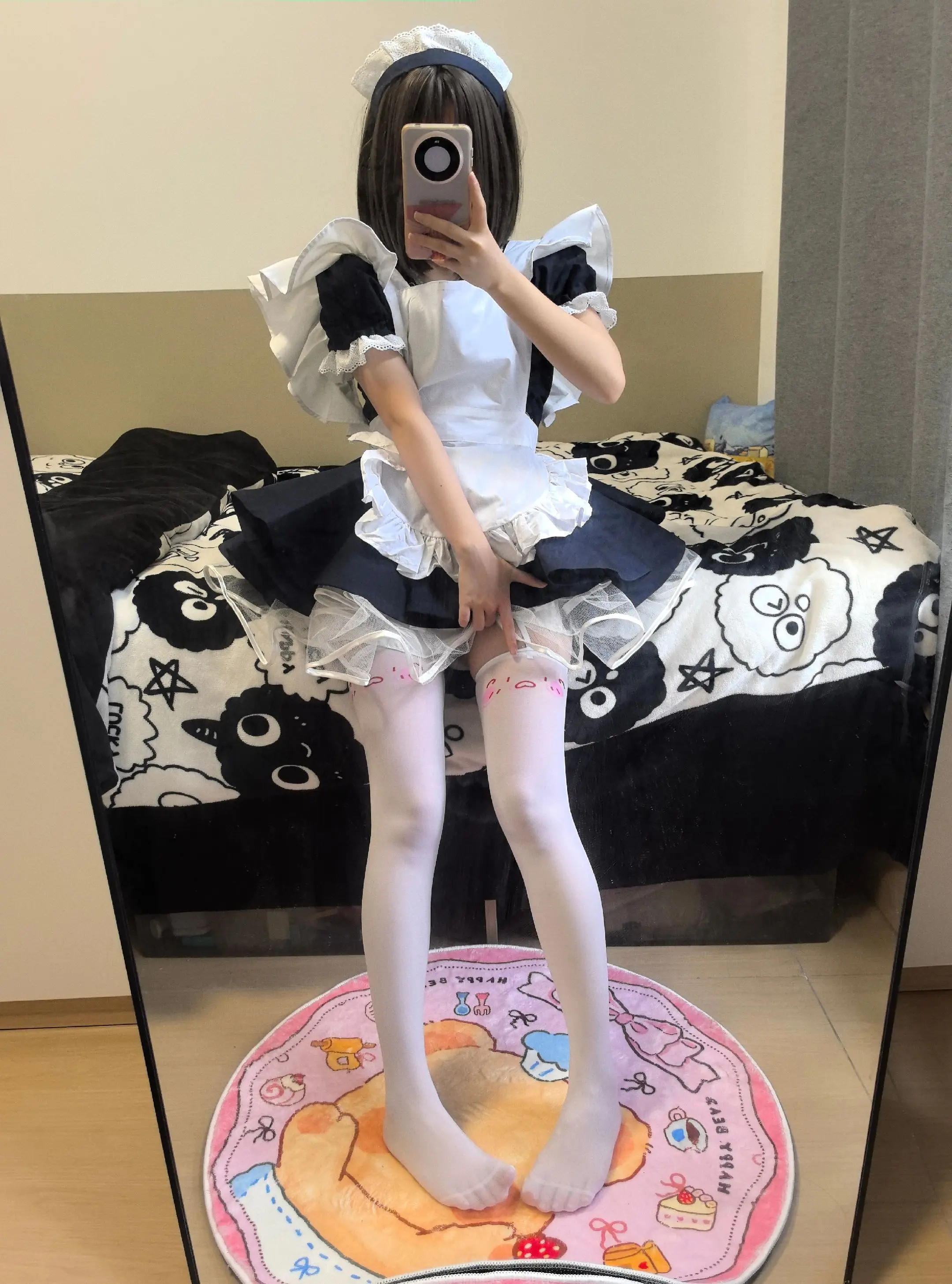 怎么了兄弟 看你最近状态挺不对的 有什么烦恼可以一个人憋在心里 不要跟我们说