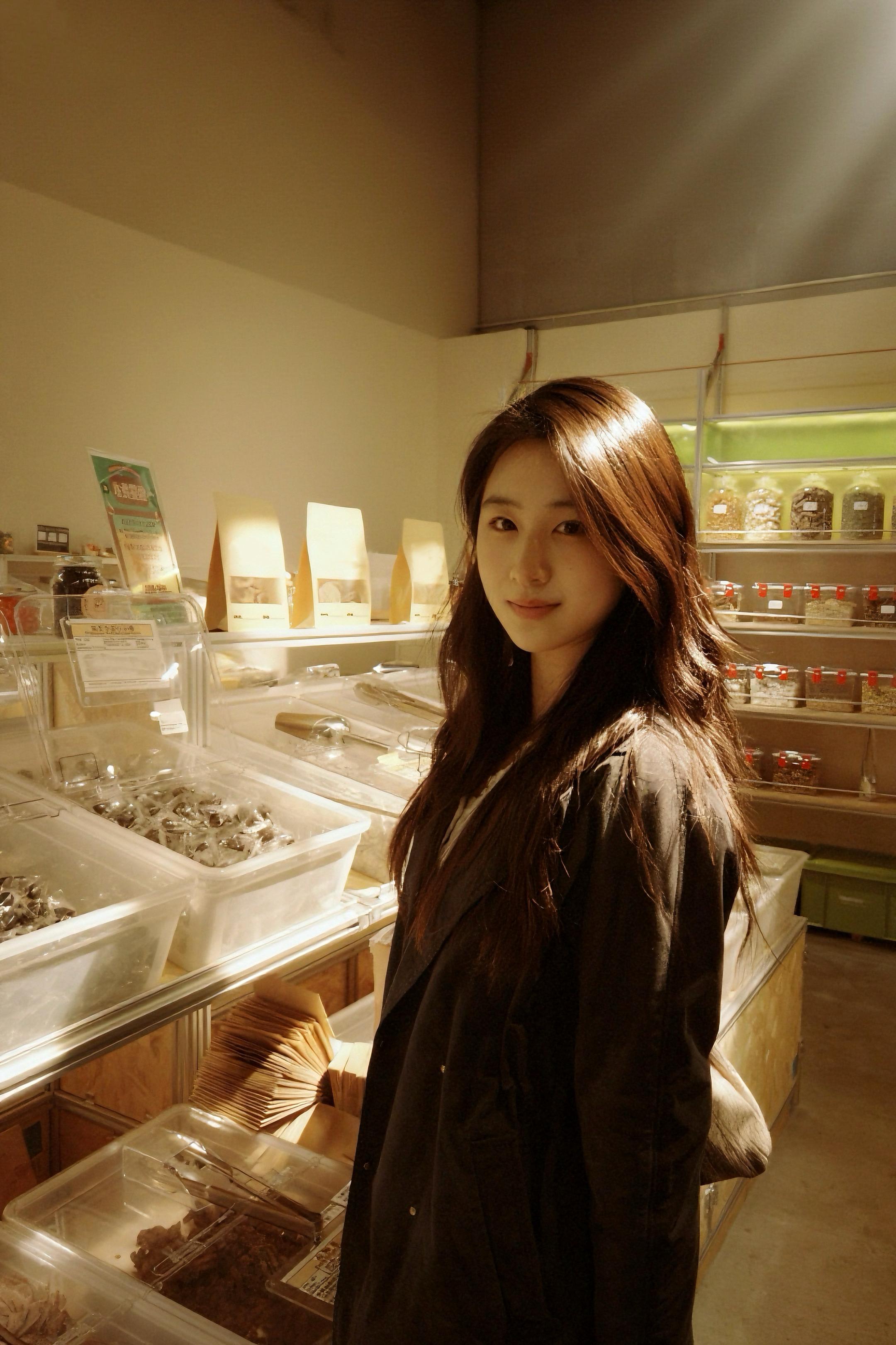 谁人又相信 一生一世这肤浅对白。