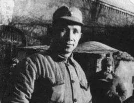 孟良崮一战，张灵甫因为抢功冒进被围歼？网上这种很流行的说法，既小看了他，更是对粟