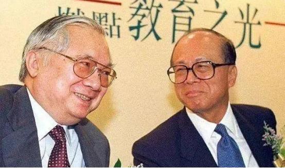 90年代，香港富商胡应湘花30亿承建了虎门大桥，他豪言:等收回成本后，我就把这座