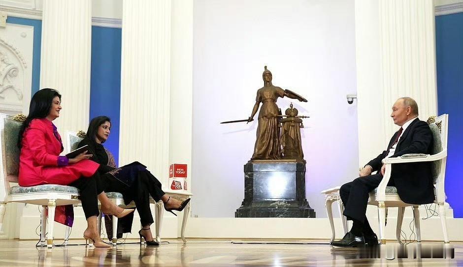 【普京说恢复苏联不可能且毫无意义】俄罗斯总统弗拉基米尔·普京在回答