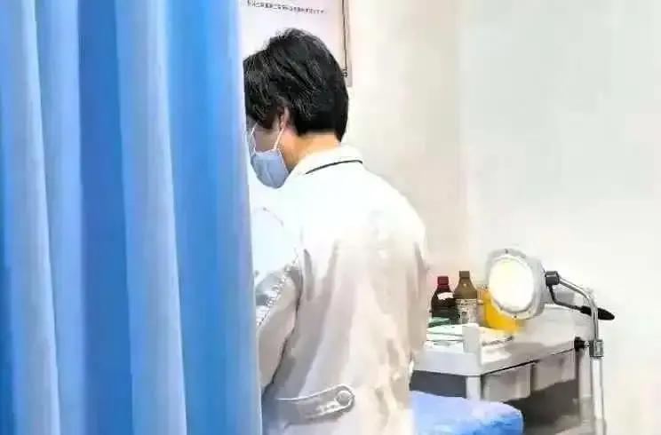 万万没想到！5月1日，浙江一位痔疮女子因觉得擦不干净改用湿厕纸，没想到频繁使用、
