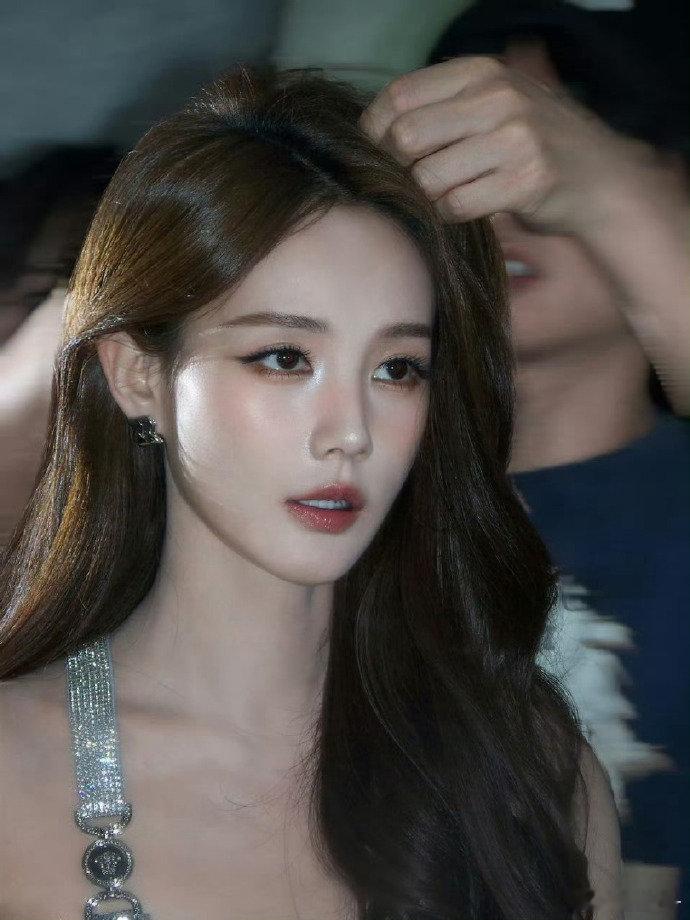 如果李一桐真的在韩国出道了估计定位是女团门面担当吧，不管怎样，一切都是最好的安排