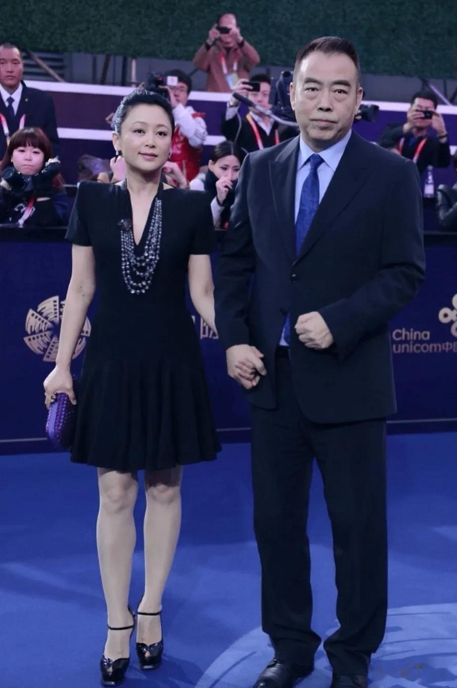 知名导演陈凯歌，终于说出娶陈红当老婆的原因，他说:她身上有一股江湖气，能帮我解决