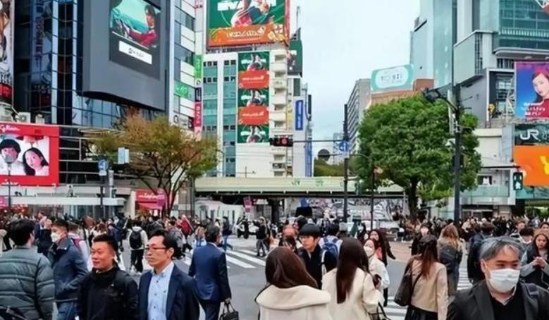绝对不惯着！日本对中国签证费动手，中方立刻跟进上调！这一回，日本反倒彻底清醒了。