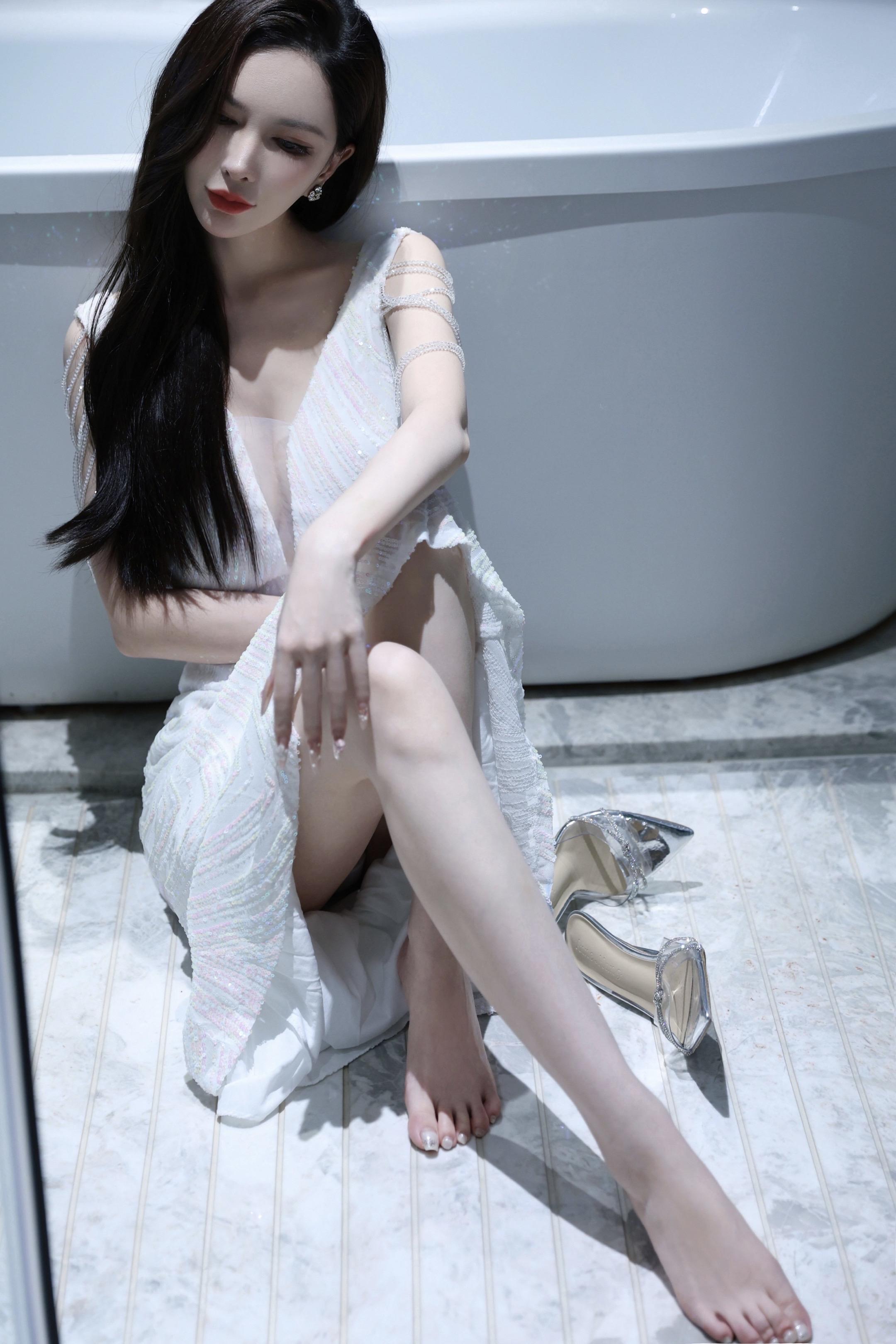 “爱是0.0001%的巧合， 和99.999%的坚定”