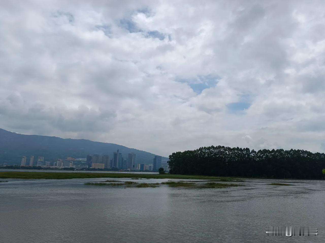 #分享一张有关天空的照片#