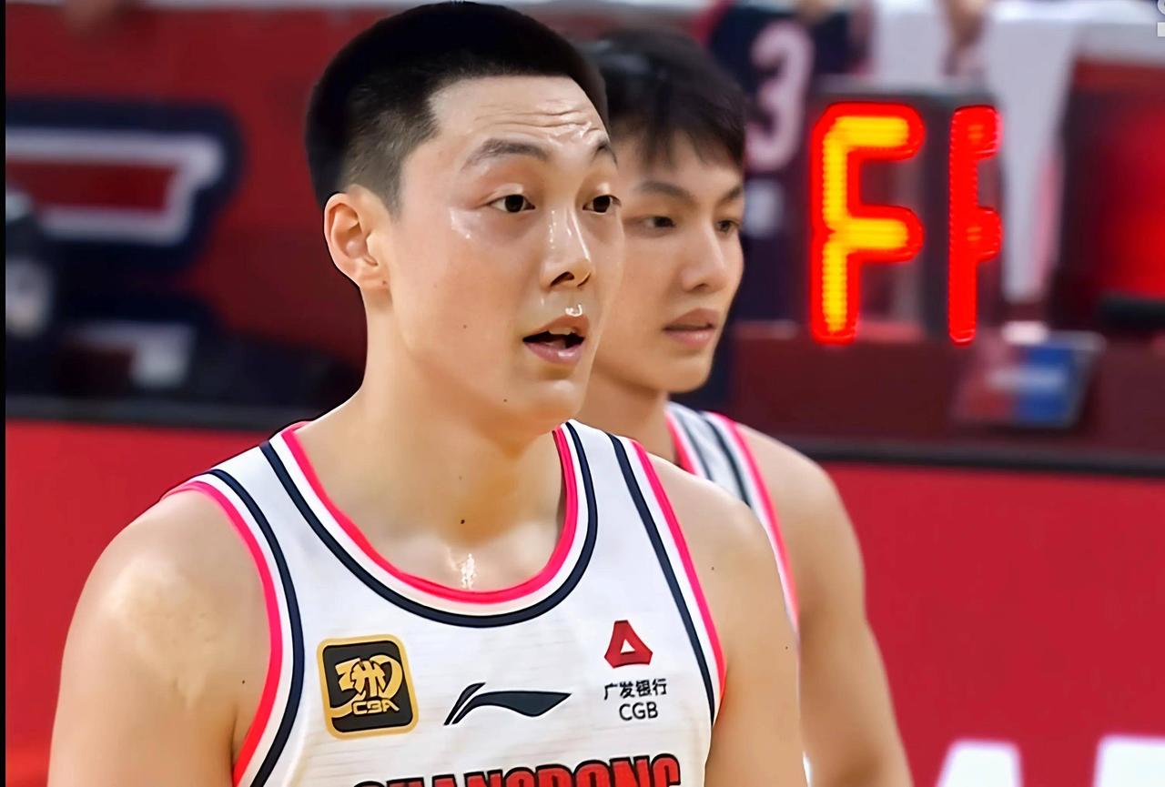 广东男篮提要求！
今天早上，广东男篮发文祝贺胡明轩、崔永熙及焦泊乔进入亚运会参赛