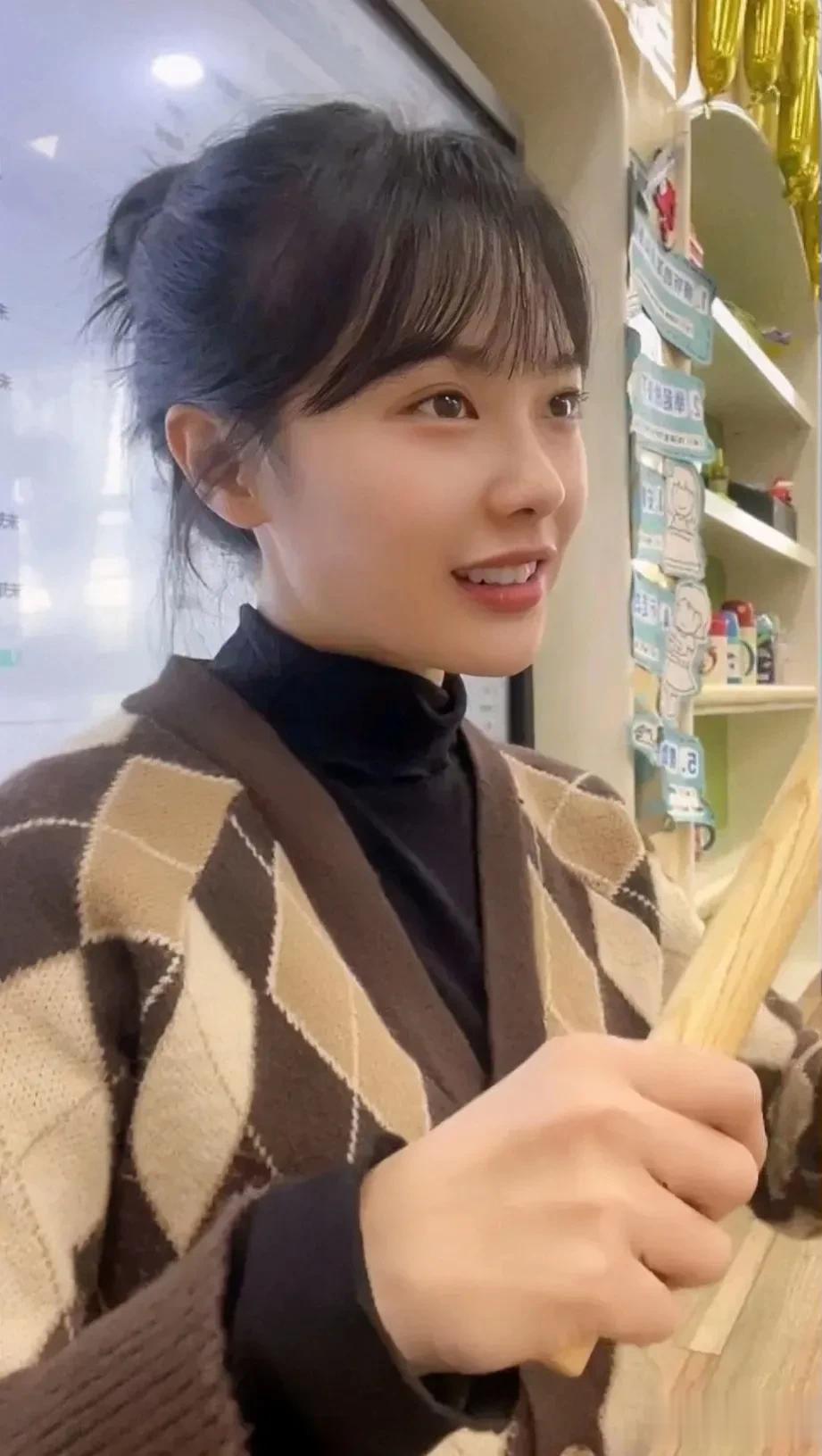 短短的五天小长假，爆火的不只是淄博烧烤，插队女子、“辟谣”酒店、今天最后一天，武