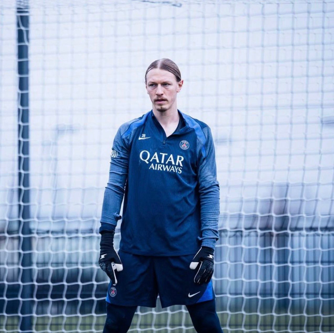 巴黎圣日耳曼  🚨🥇 | 路易斯·恩里克可以指望球队在周二恢复训练时几乎全员