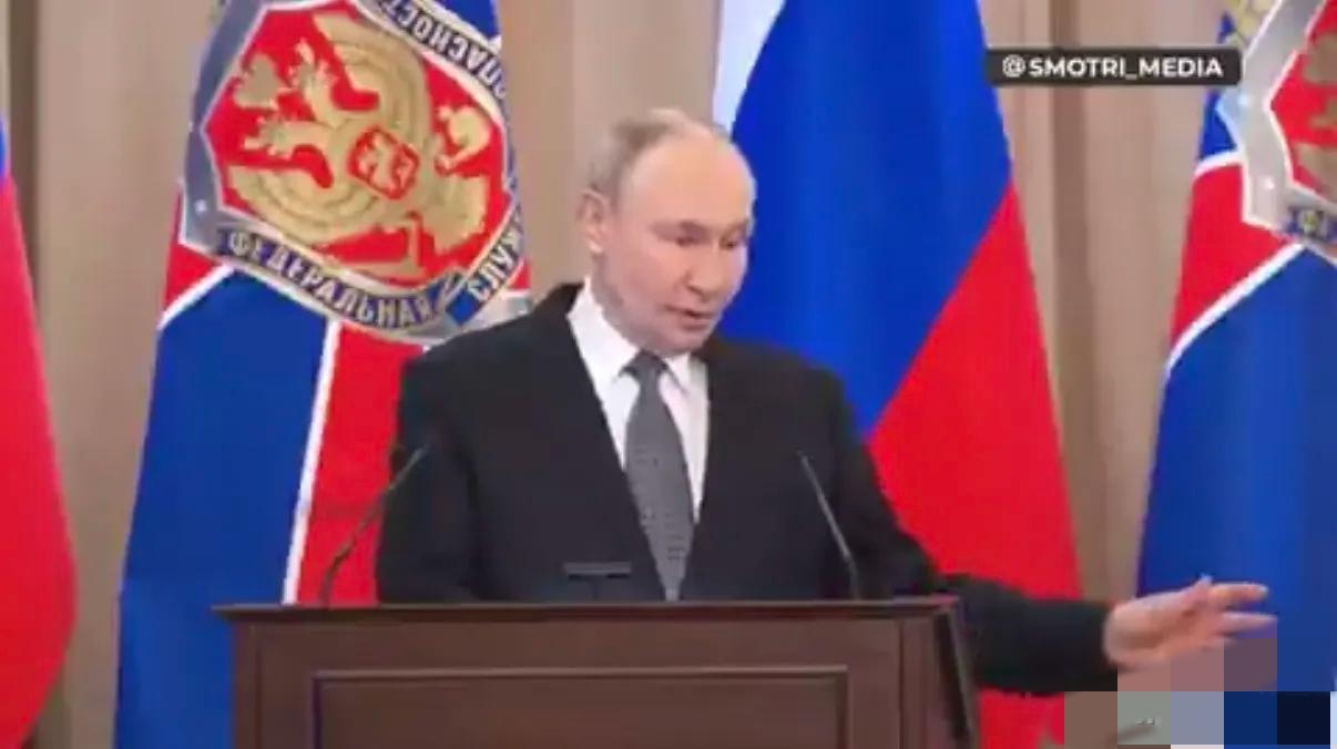 俄总统普京今天说：“敌人会毫不犹豫地动用任何手段。媒体上应该已经报道了，他们甚至