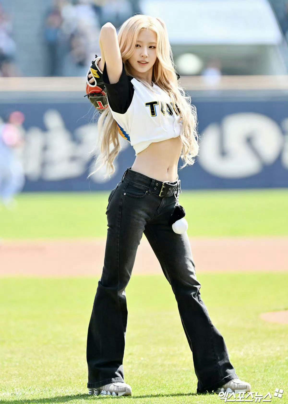 近期棒球⚾开球林允儿 赵美延 kiiikiii HAUM 