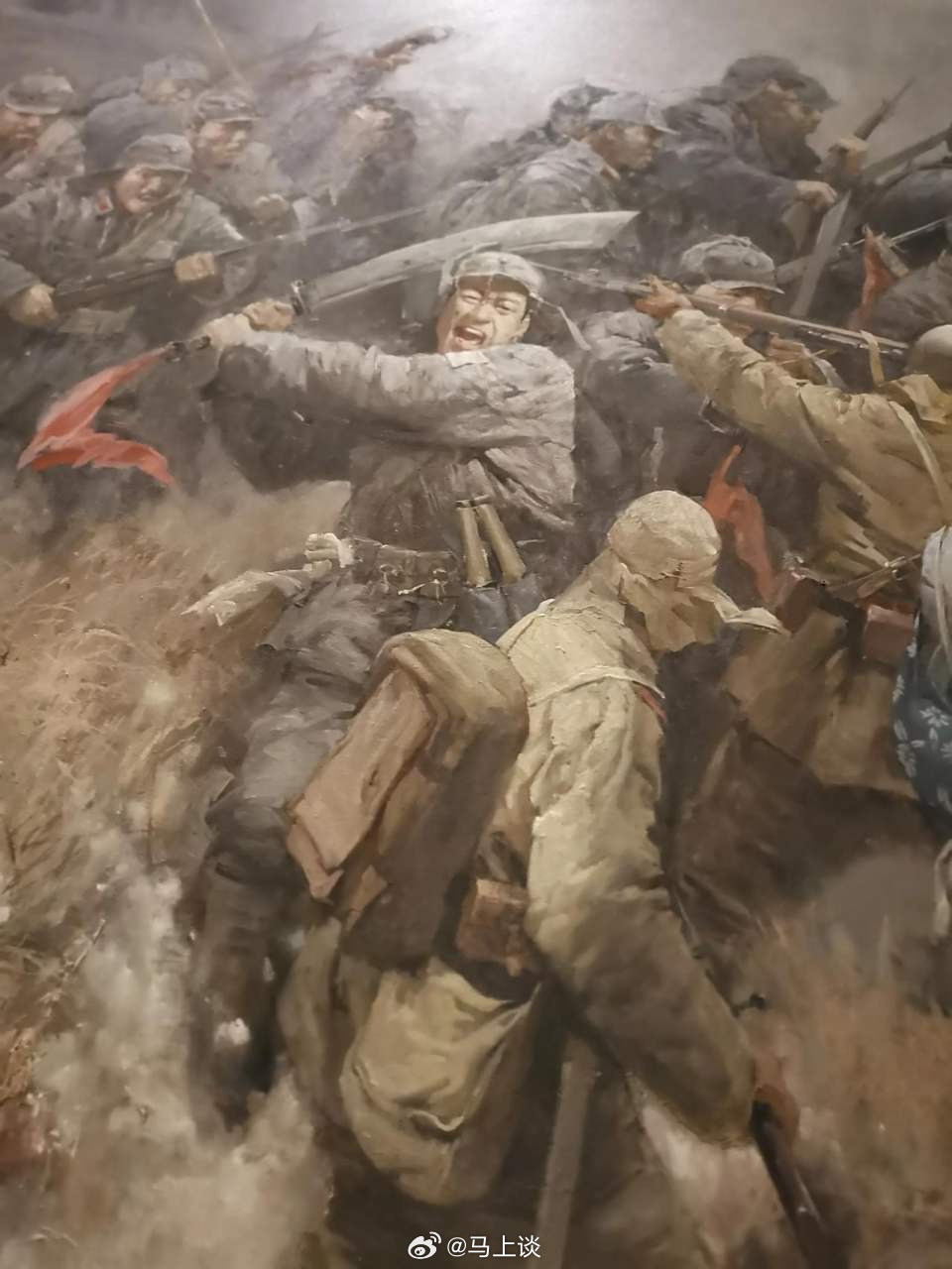 男子入伍收到爷爷送的抗日军刀 忠勇传家，薪火相传！太爷爷昔日执刀斩寇首，太孙今日