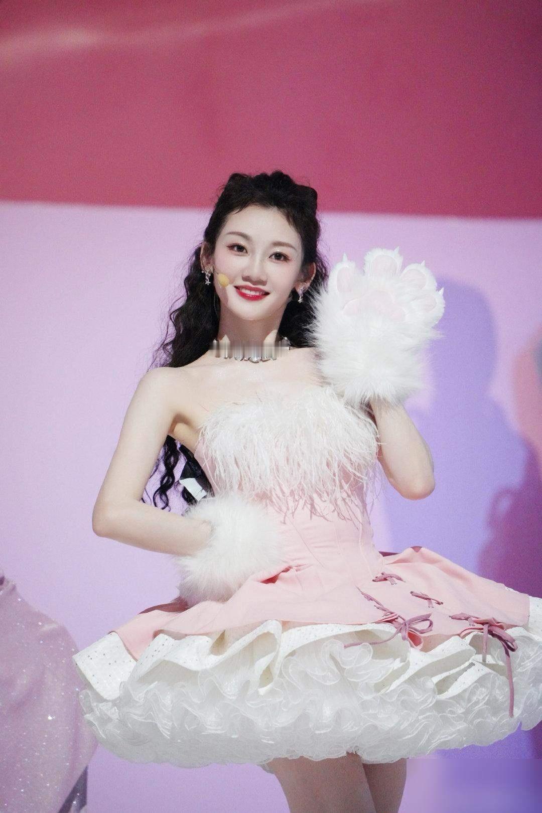 #苗苗乘风一公幕后vlog#苗苗在《乘风2024》的状态太好了，虽然是生了三个孩