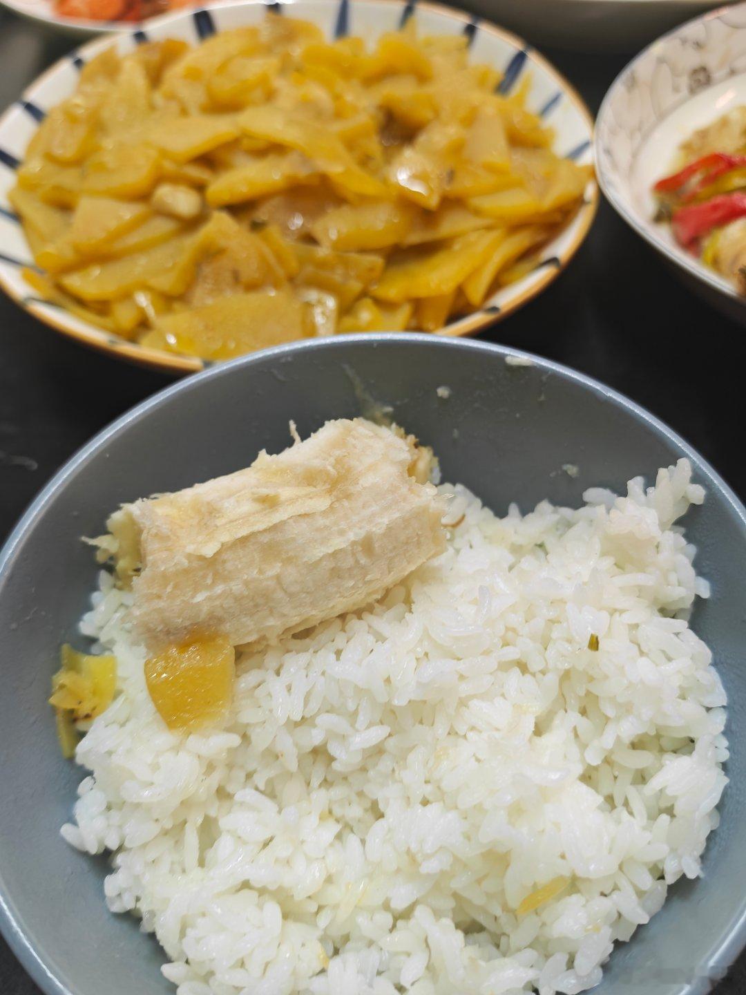 香蕉拌饭你们可以试一试 真的还可以  实话不带开玩笑的那种 武汉
