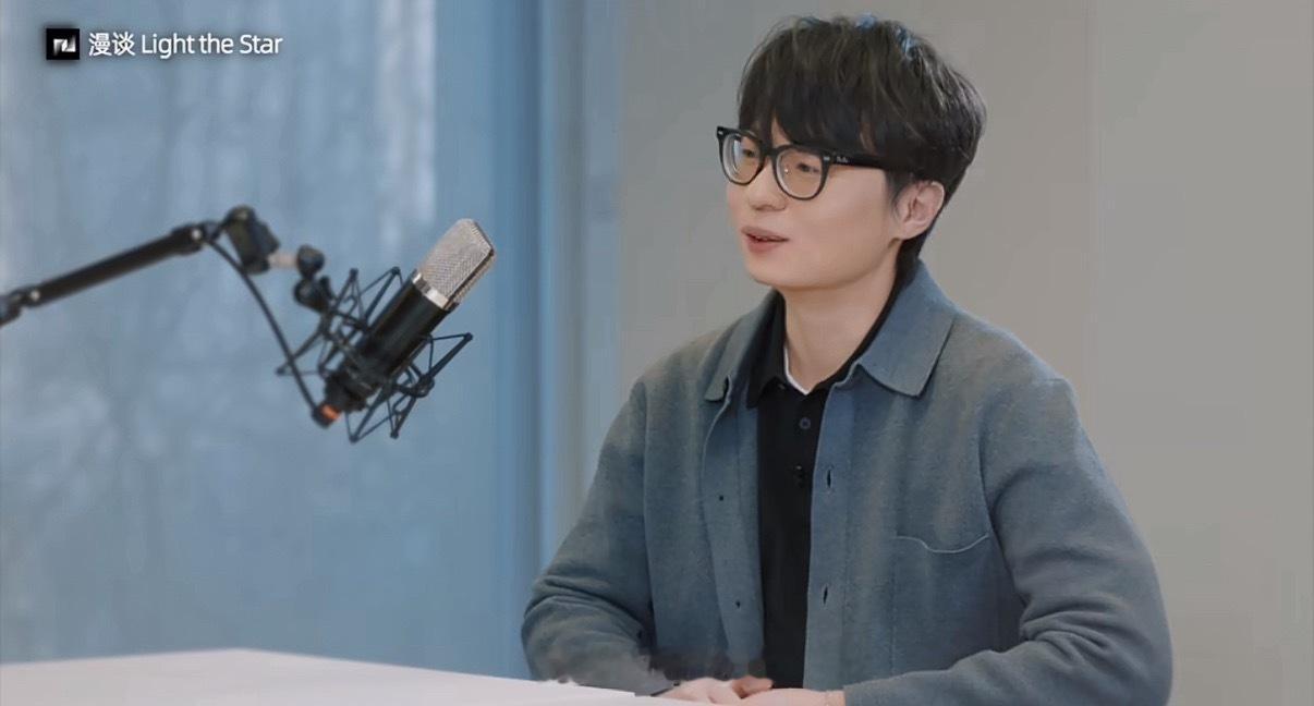 车是最先落地的具身智能这个视频真觉得说得特别对，汽车才是AI最实在、最贴近生活的