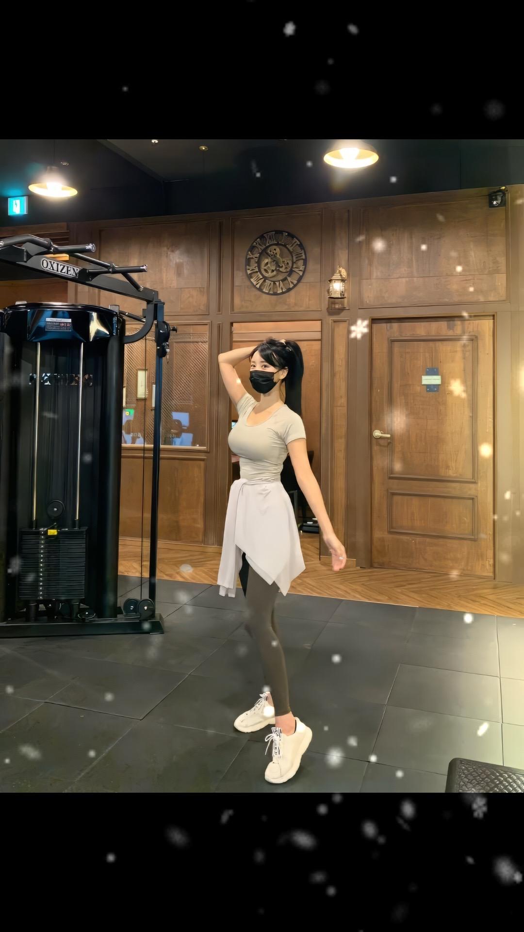 创作灵感辣妹穿搭 健身女孩健身日常美女姐姐