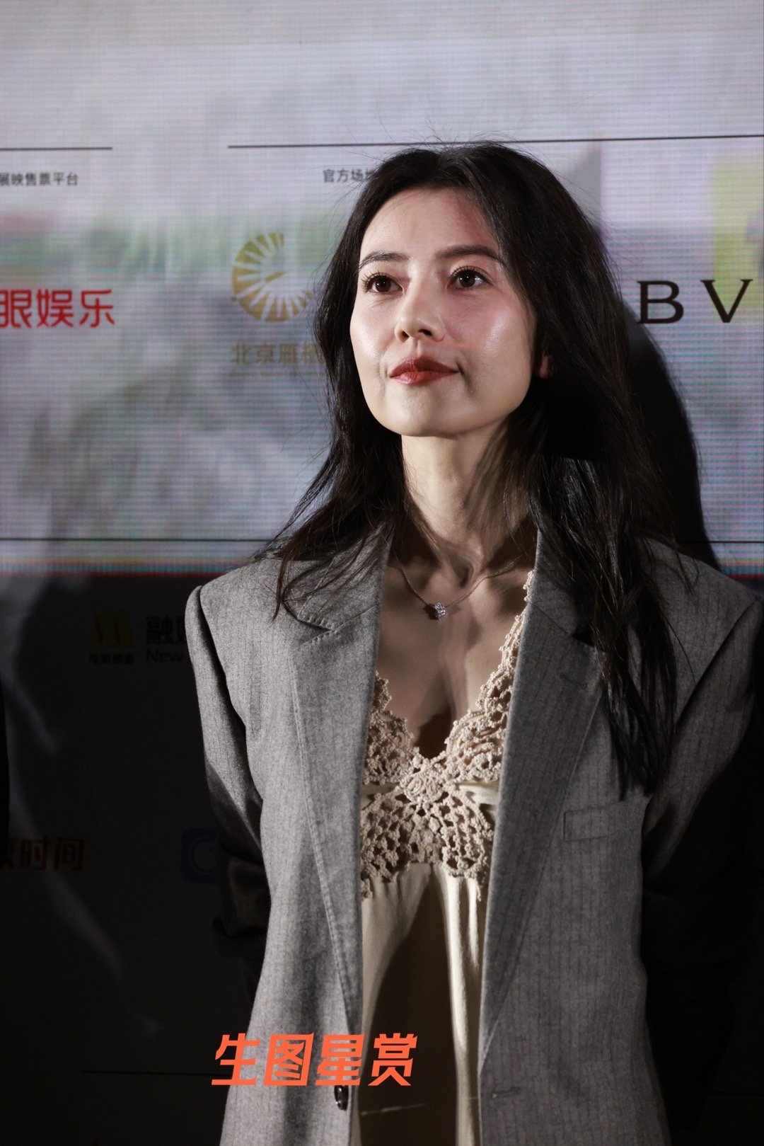 高圆圆胡歌北影节《走走停停》首映，圆圆女神笑起来真的好甜🍭[给你小心心][哇]