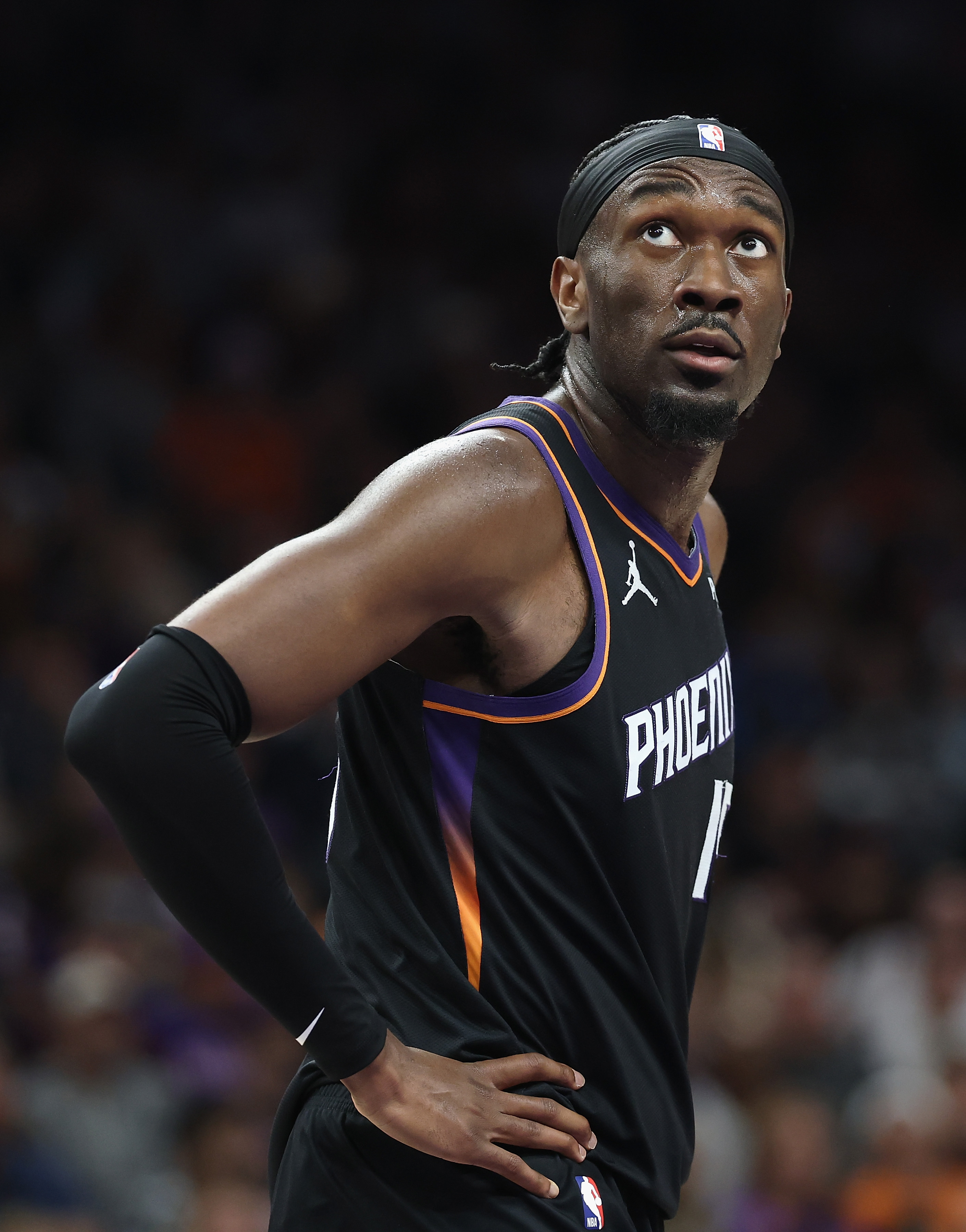 马威因左脚酸痛确定缺席今日对阵公牛的比赛 ，他在本赛季出战场次已创生涯新高的56