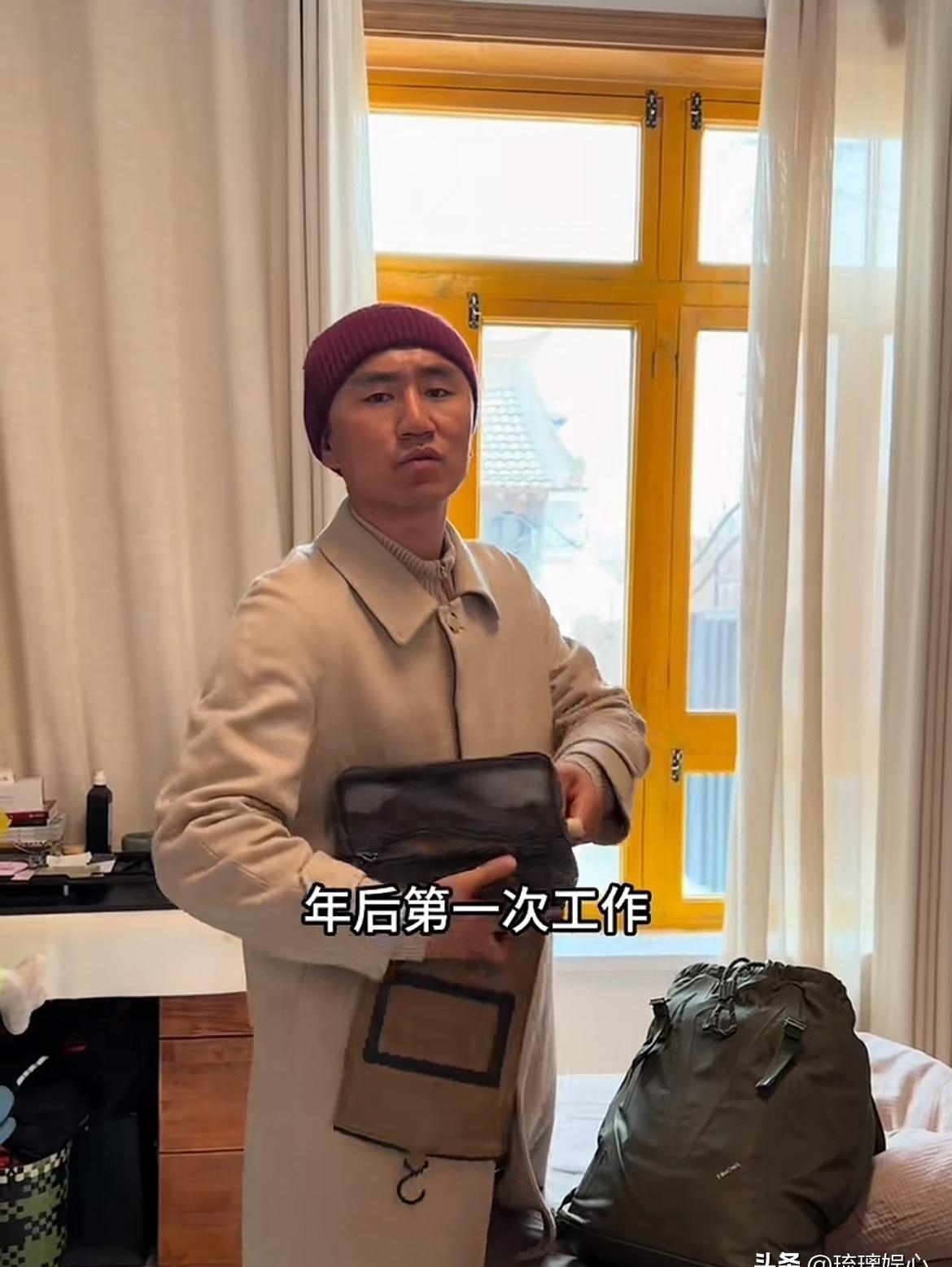 牧飒，一夜归零后，他活成了这样。
就在最近，曾经的农村顶流主播牧飒，以一段剃光头