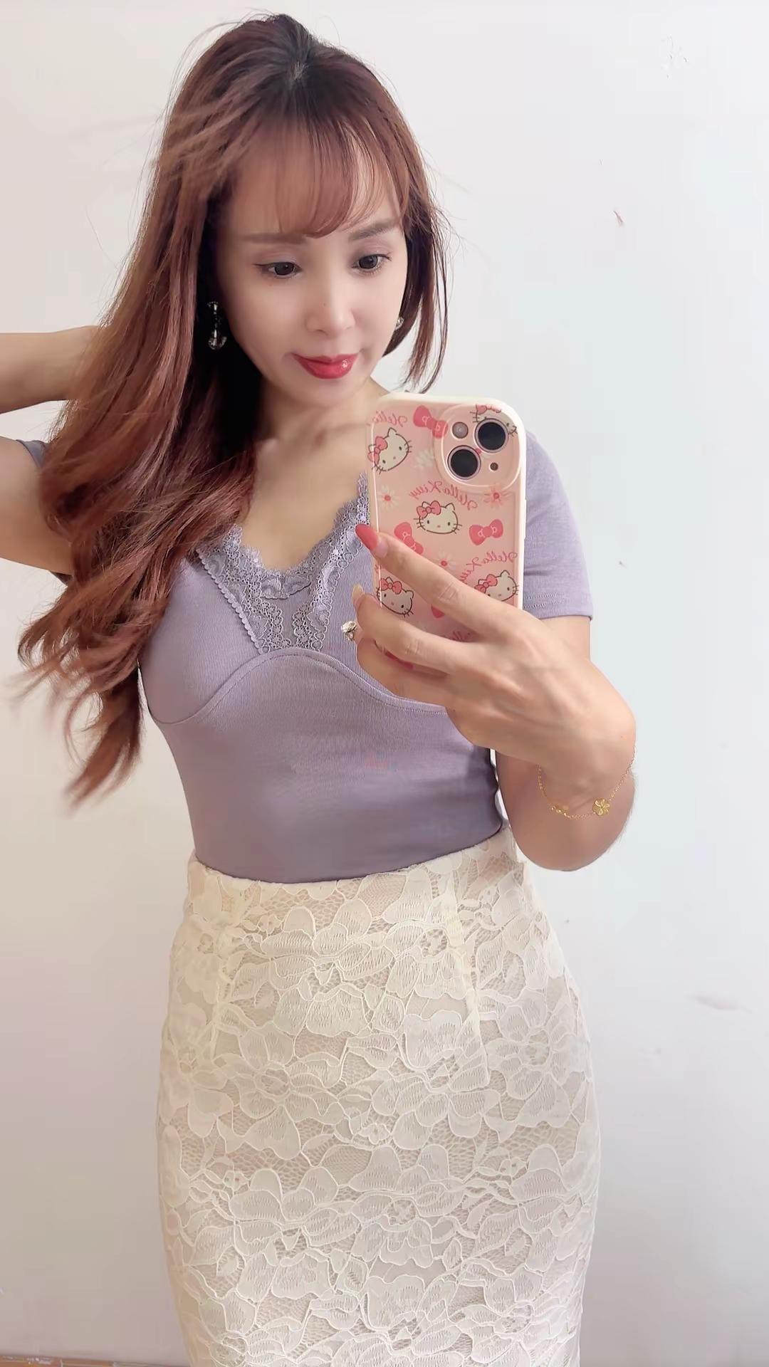 如果我再婚，我渴望的婚姻是：下班一起买菜，回家了一起做饭，饭后一起散步，一起看电