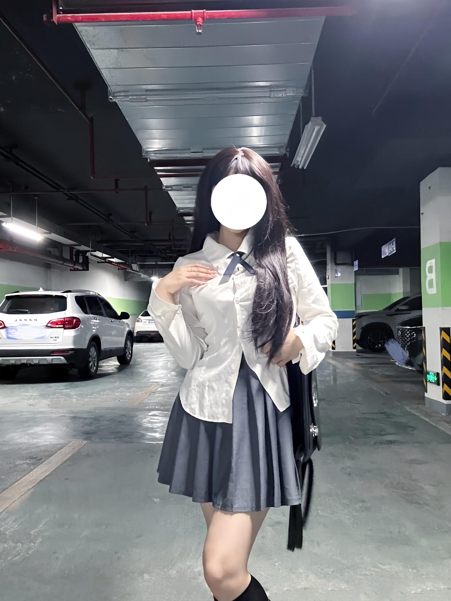 你出现在我的梦树言巷 于是 枯树逢春 腐败的尸体也开出鲜艳的花