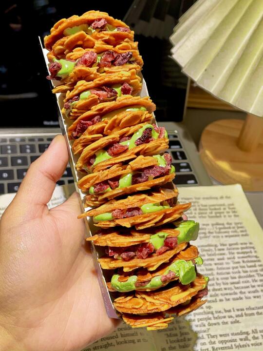 离谱！一个饼干怎么能好吃到这种程度！！