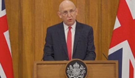 美以想拉着英国一起打伊朗，英国当场就拒绝了，坚决不派兵掺和进去，特朗普又是喊话施