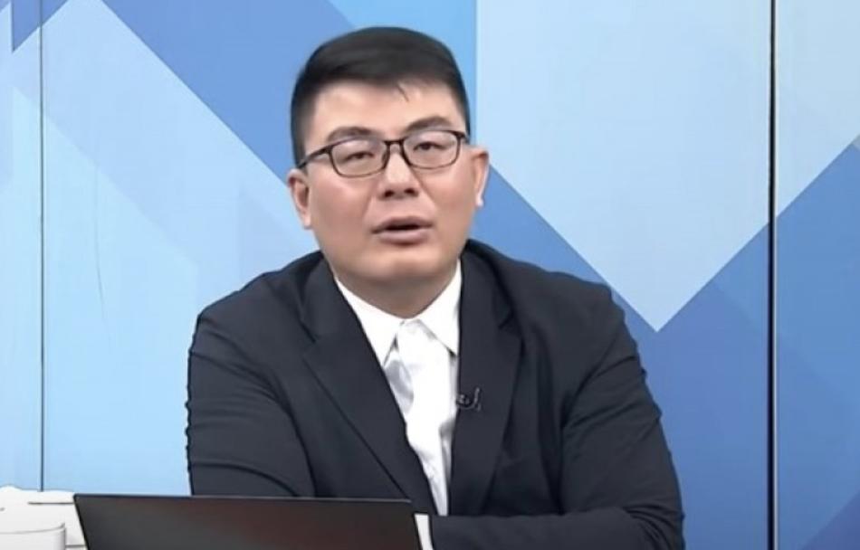 黄扬明断言：蓝营年底县市长“必掉席”，悬念只在掉多少？

岛内蓝白两党因竹北市长