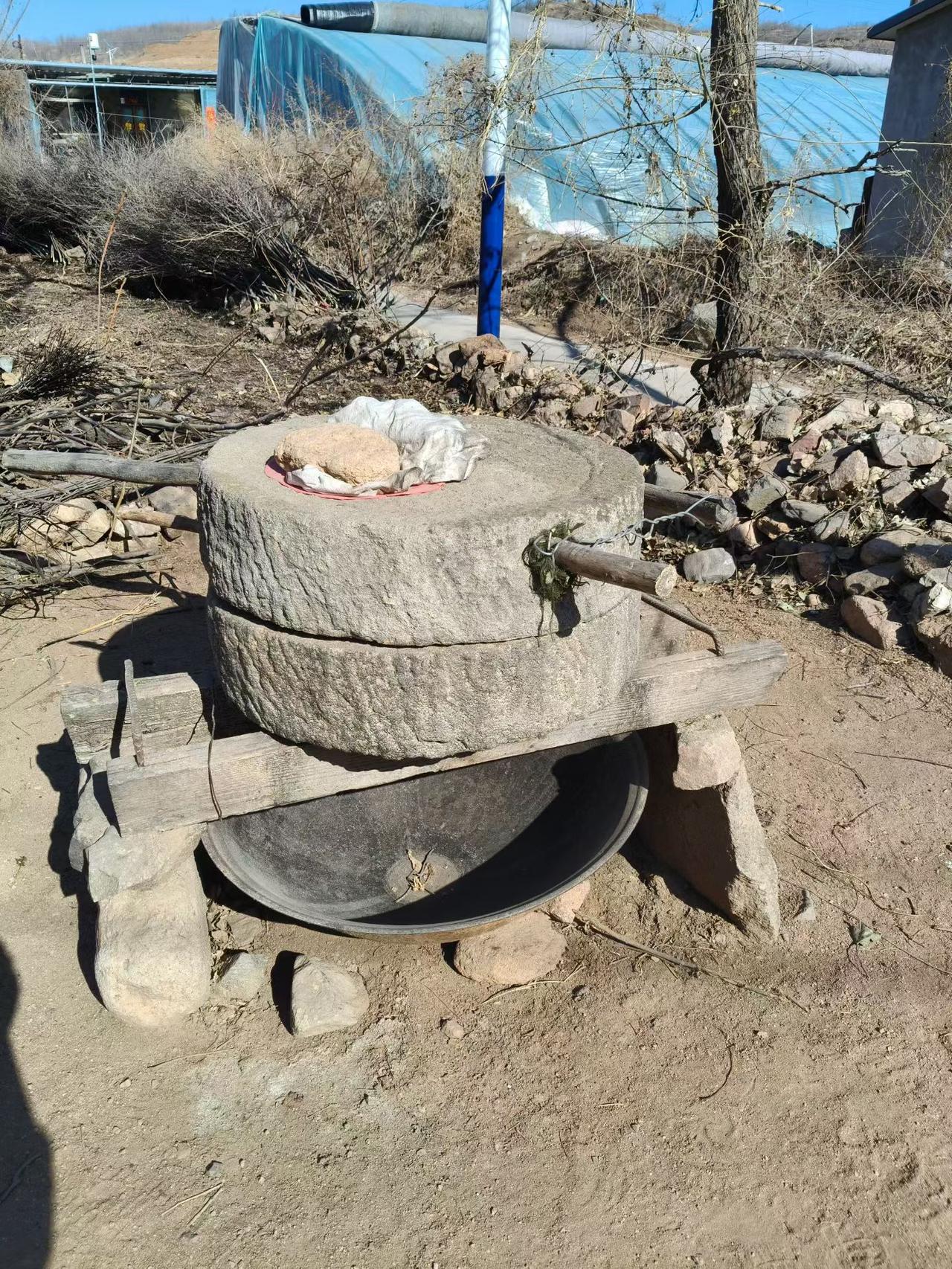 在农村邻里之间的不愉快都是因为什么呢？
在互相尊重的前提下，我一向是懂礼貌的人，