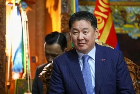 俄罗斯内部有声音推断，外蒙古未来或将重回中国怀抱，甚至连远东地区也会一同交还。这