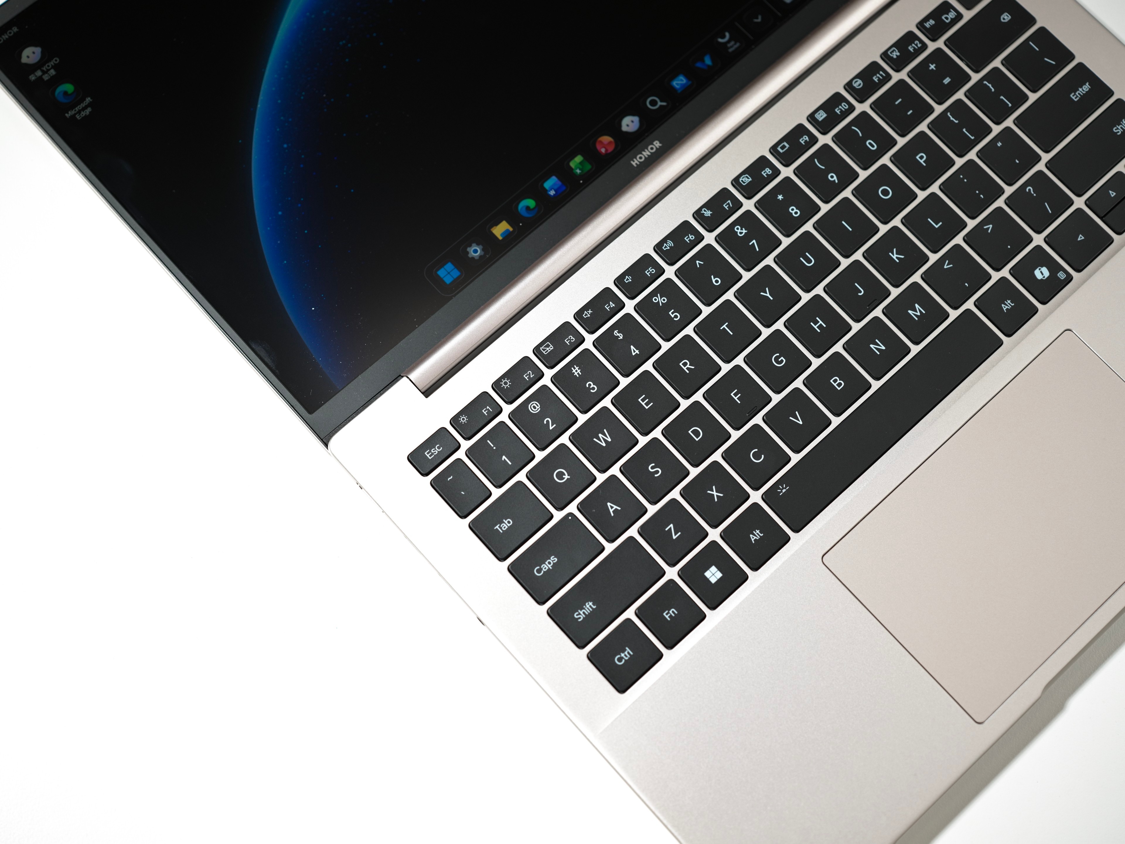 五年前用的是MagicBook 14，五年后我又用回MagicBook 14 2