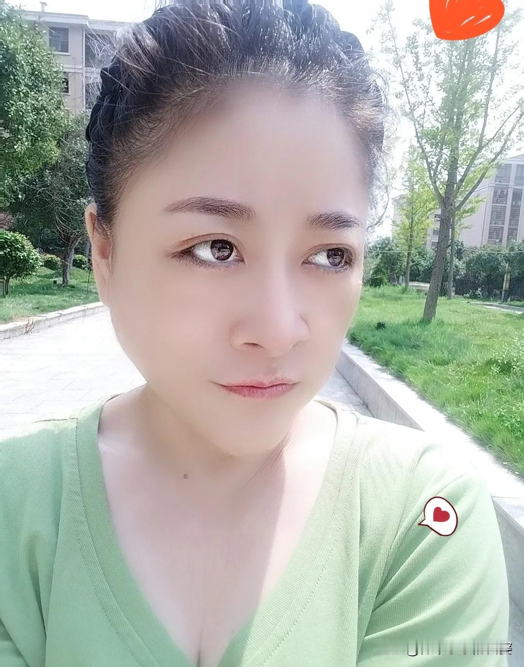 总有人说我狠心，连亲儿子都不认，可我真有脸认吗？
 
年轻时离婚把孩子推给男方，
