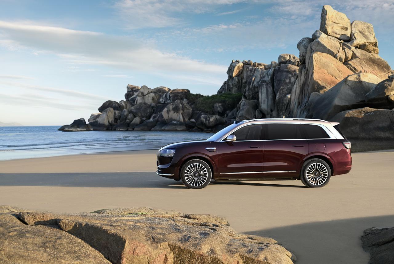 很喜欢星光之夜视频里那种真诚交流的氛围，余总和张总在台上说起未来五年会持续提升品