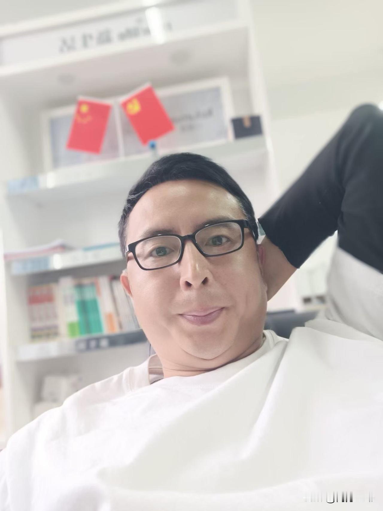那些帮了你大忙的人，假如你不说，都没人知道他帮过忙；帮了一点小忙，做了一点小事的