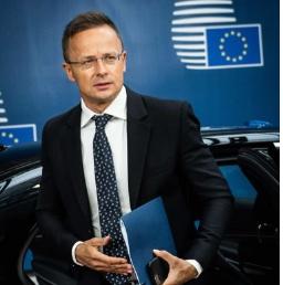 匈牙利现在态度已经很明确了，只要自己是欧盟的成员国一天，那么乌克兰的国旗就不会在