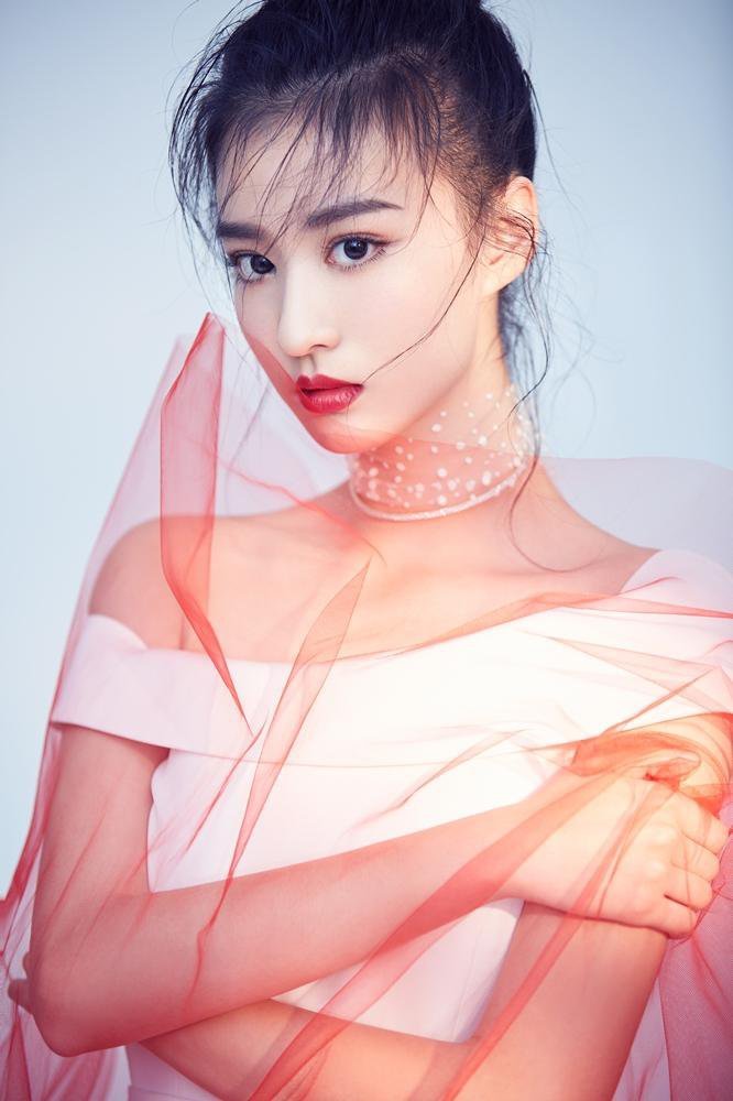 多位艺人辟谣签约爱奇艺AI授权 爱奇艺此前公布AI艺人库引发热议，网传多位艺人已