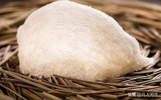 越南毛燕入华：燕窝产业，跳出被动困境
 
毛燕是金丝燕以唾液混合羽毛筑成的原始巢